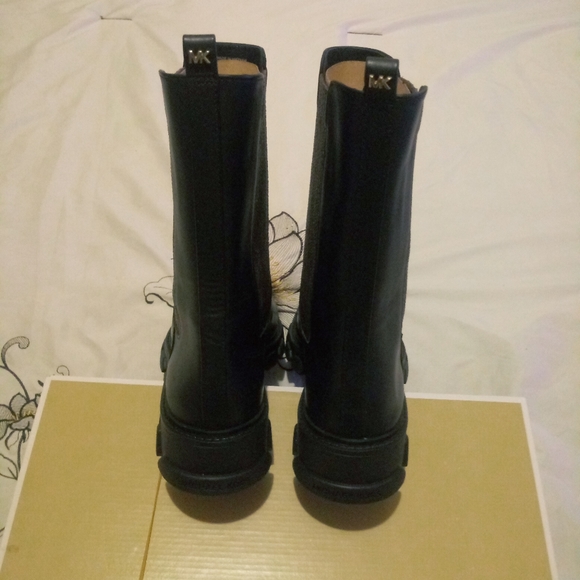Michael Kors Ridley Chelsea Leather Boots - Picture 12 of 12